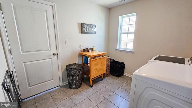 106 ASHBURN AVE, Manahawkin, NJ 08050