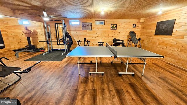 106 ASHBURN AVE, Manahawkin, NJ 08050