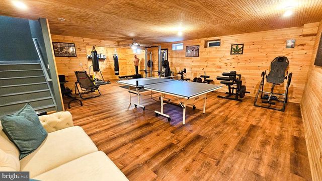 106 ASHBURN AVE, Manahawkin, NJ 08050