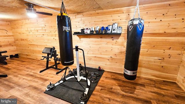 106 ASHBURN AVE, Manahawkin, NJ 08050