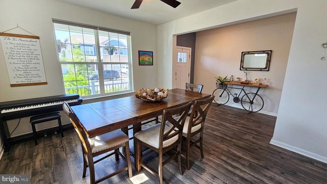 106 ASHBURN AVE, Manahawkin, NJ 08050