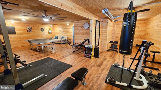 106 ASHBURN AVE, Manahawkin, NJ 08050
