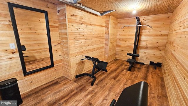 106 ASHBURN AVE, Manahawkin, NJ 08050