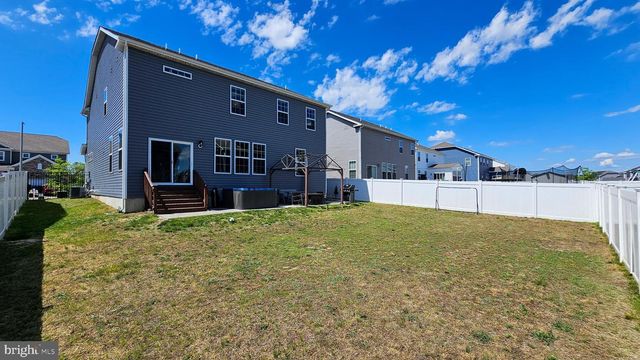 106 ASHBURN AVE, Manahawkin, NJ 08050