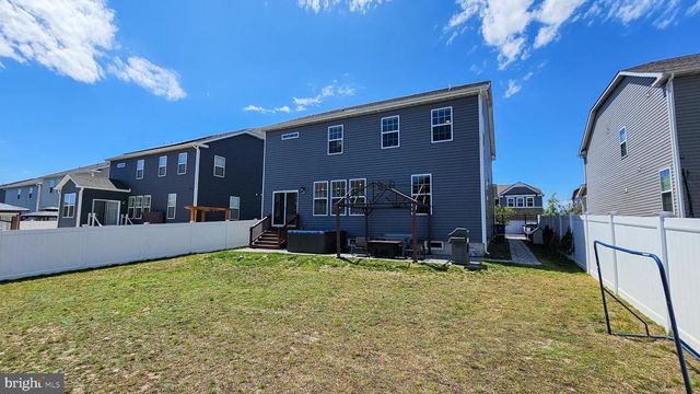 106 ASHBURN AVE, Manahawkin, NJ 08050