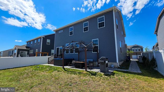 106 ASHBURN AVE, Manahawkin, NJ 08050