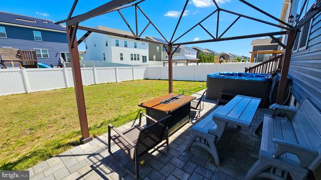 106 ASHBURN AVE, Manahawkin, NJ 08050