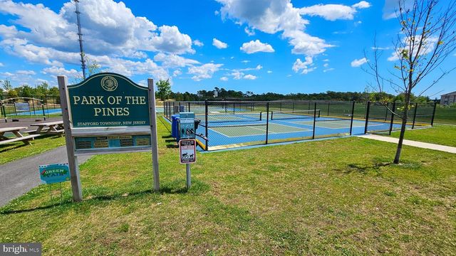 106 ASHBURN AVE, Manahawkin, NJ 08050