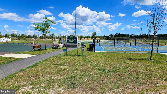 106 ASHBURN AVE, Manahawkin, NJ 08050