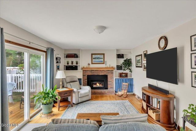 8A Jean Place, Guilderland, NY 12303