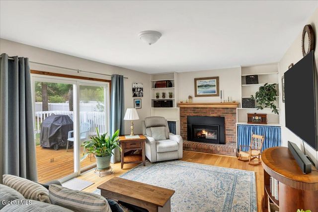 8A Jean Place, Guilderland, NY 12303