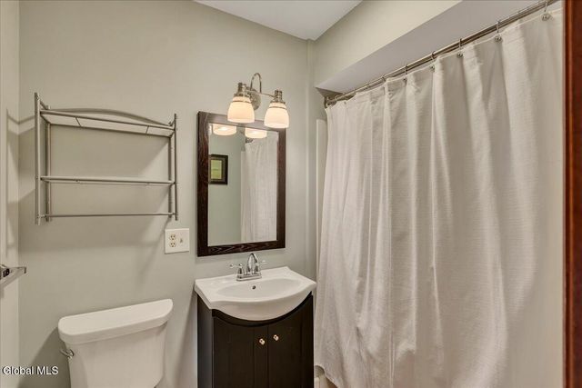8A Jean Place, Guilderland, NY 12303