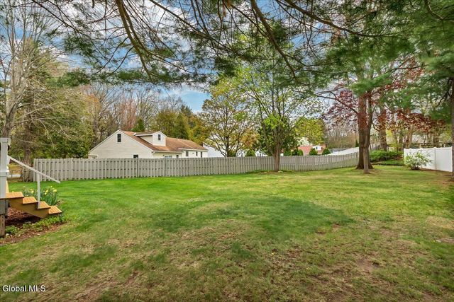 8A Jean Place, Guilderland, NY 12303