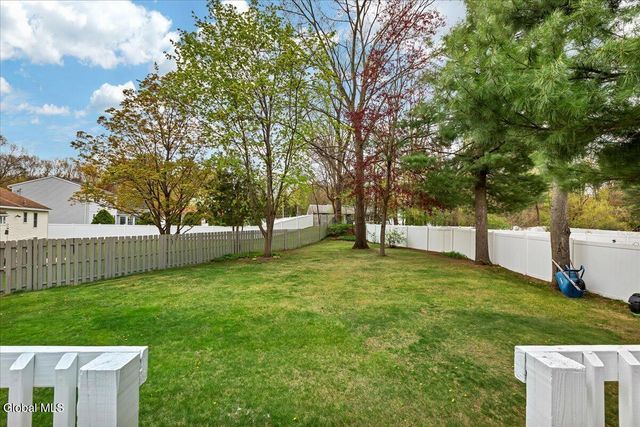 8A Jean Place, Guilderland, NY 12303