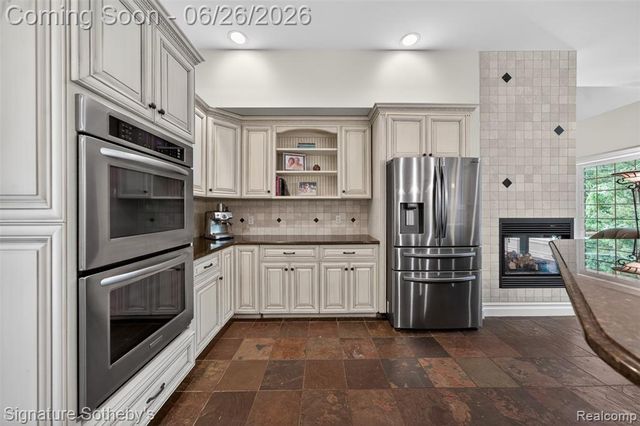 900 Hill Hollow Lane, Milford, MI 48381