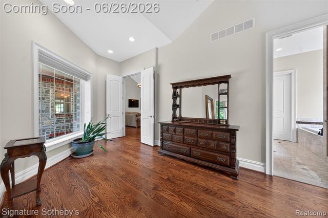 900 Hill Hollow Lane, Milford, MI 48381