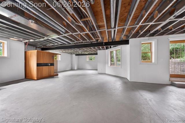 900 Hill Hollow Lane, Milford, MI 48381