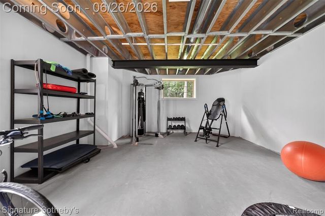 900 Hill Hollow Lane, Milford, MI 48381