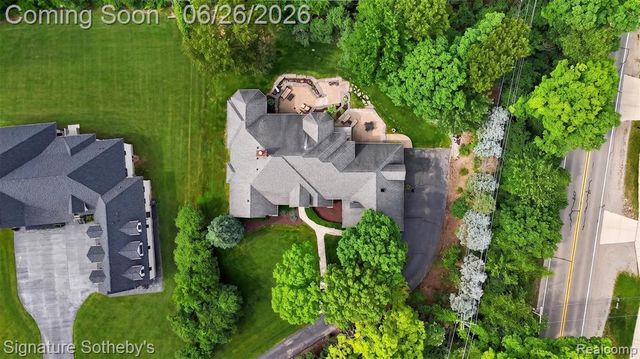 900 Hill Hollow Lane, Milford, MI 48381