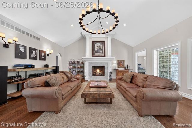 900 Hill Hollow Lane, Milford, MI 48381