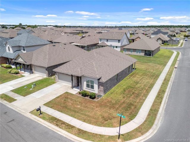 340 Oak Hampton Drive, Sulphur, LA 70665