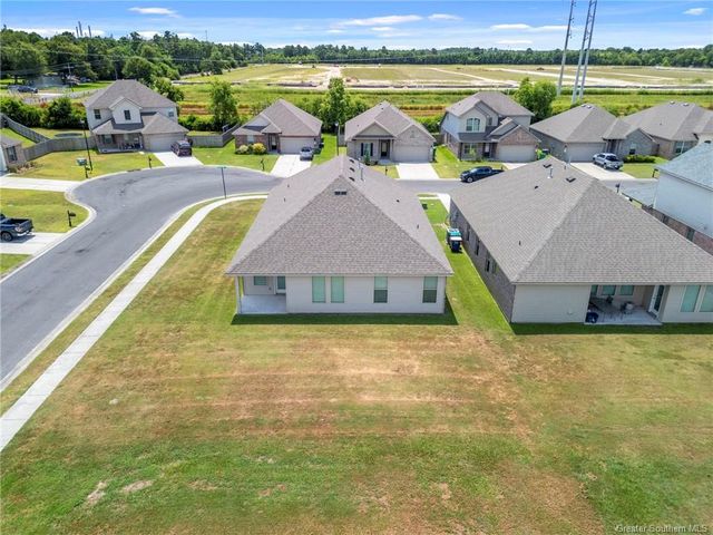 340 Oak Hampton Drive, Sulphur, LA 70665