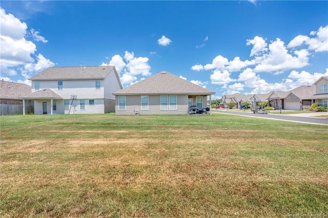 340 Oak Hampton Drive, Sulphur, LA 70665