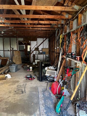 303 W Kiowa Avenue, Cleveland, OK 74020