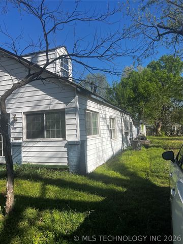 303 W Kiowa Avenue, Cleveland, OK 74020