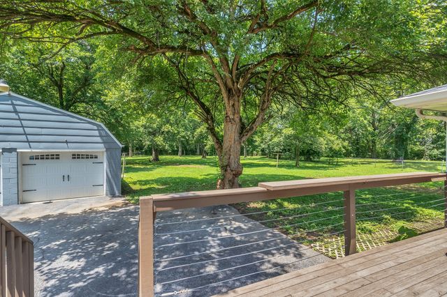 457 Ewing Ln, Nashville, TN 37207