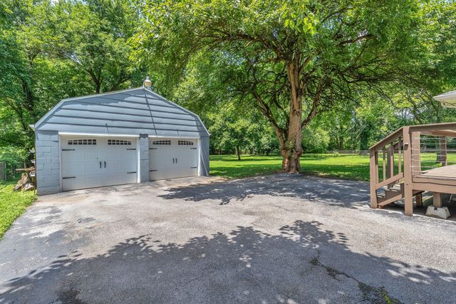 457 Ewing Ln, Nashville, TN 37207