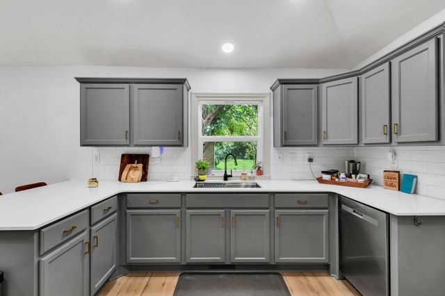 457 Ewing Ln, Nashville, TN 37207