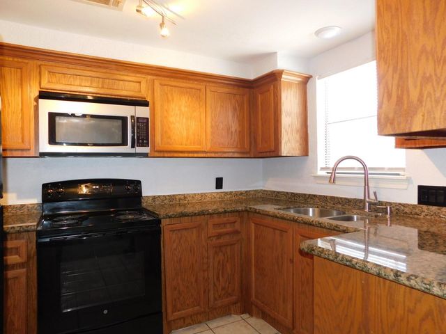 11710 Southlake Drive 23, Houston, TX 77077