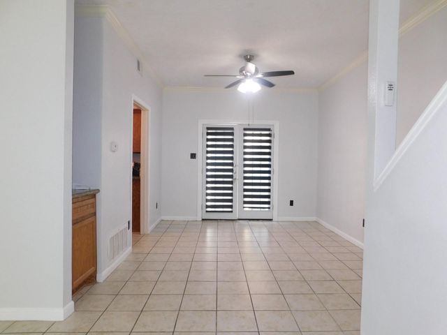 11710 Southlake Drive 23, Houston, TX 77077