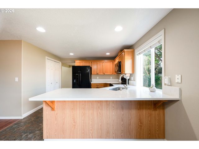 17302 Ne 2ND Loop, Vancouver, WA 98684