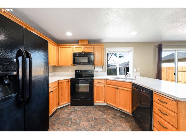 17302 Ne 2ND Loop, Vancouver, WA 98684