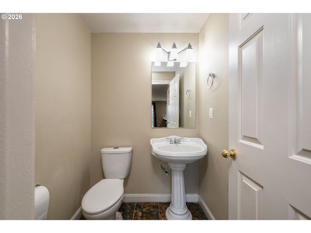 17302 Ne 2ND Loop, Vancouver, WA 98684