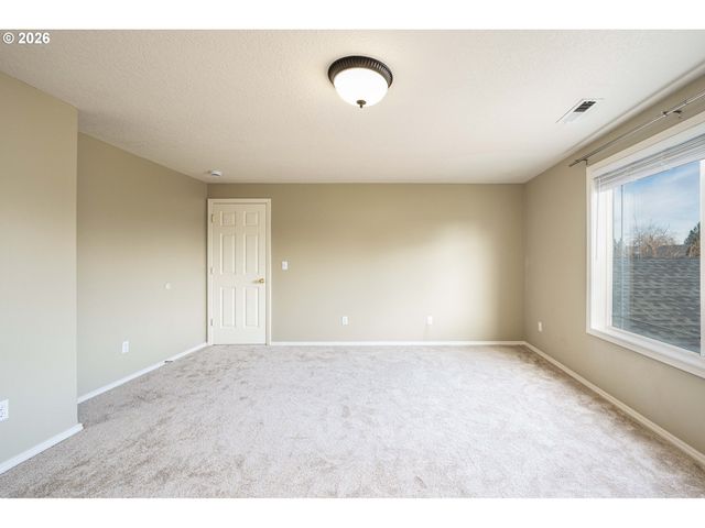 17302 Ne 2ND Loop, Vancouver, WA 98684