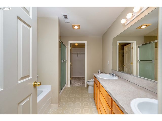 17302 Ne 2ND Loop, Vancouver, WA 98684