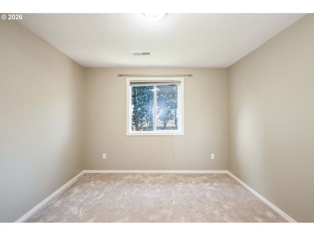 17302 Ne 2ND Loop, Vancouver, WA 98684