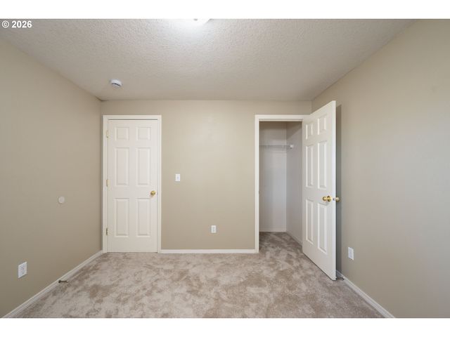 17302 Ne 2ND Loop, Vancouver, WA 98684