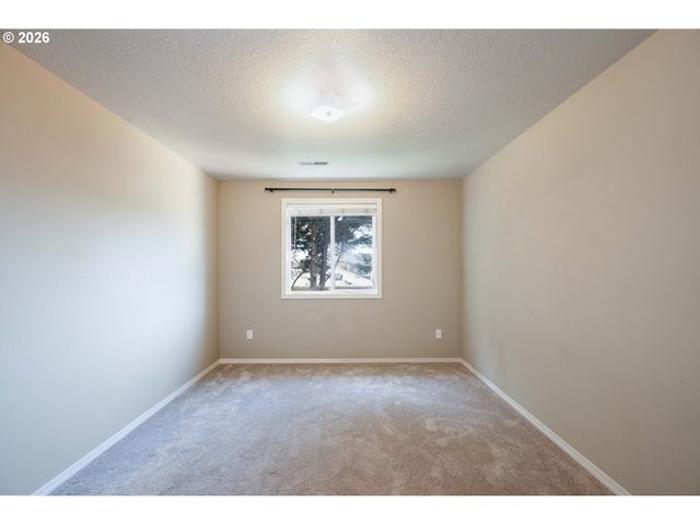 17302 Ne 2ND Loop, Vancouver, WA 98684