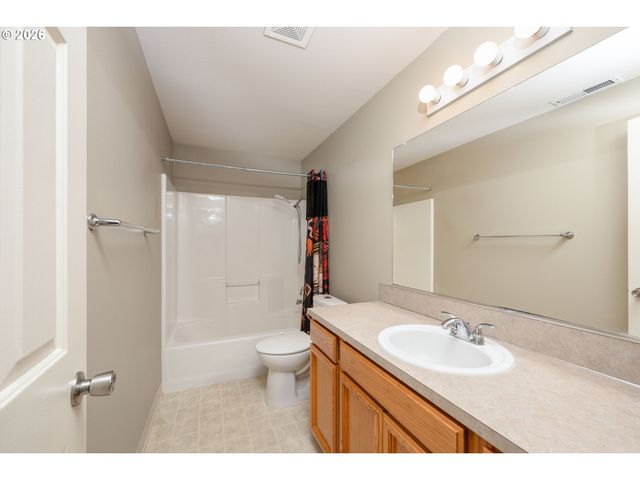 17302 Ne 2ND Loop, Vancouver, WA 98684