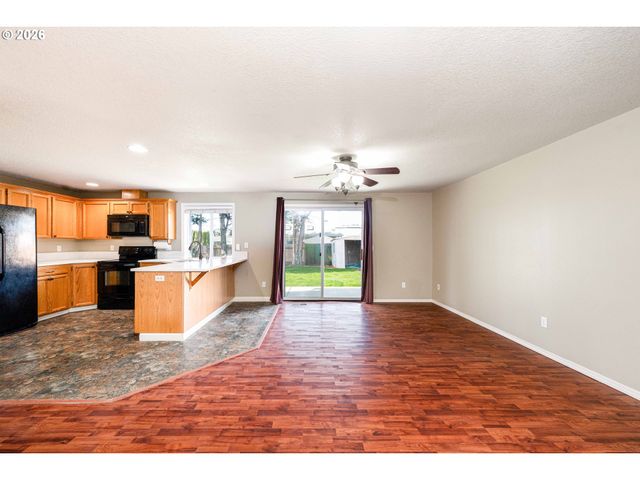 17302 Ne 2ND Loop, Vancouver, WA 98684