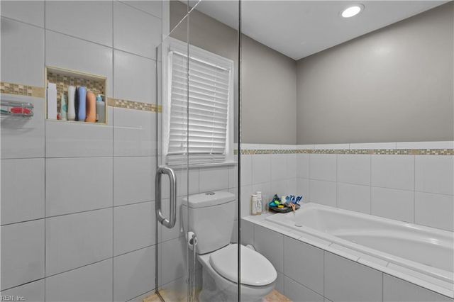 181 Golden Maple DR, Virginia Beach, VA 23452
