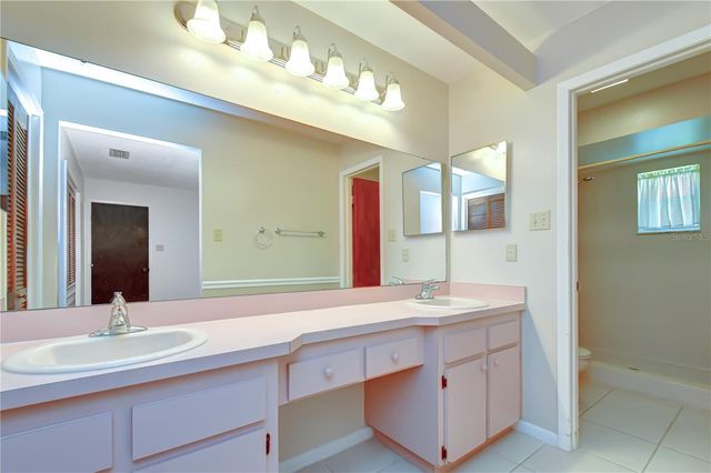 8702 HAMPDEN DRIVE, Tampa, FL 33626