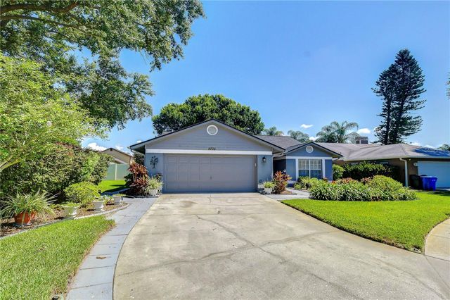 8702 HAMPDEN DRIVE, Tampa, FL 33626