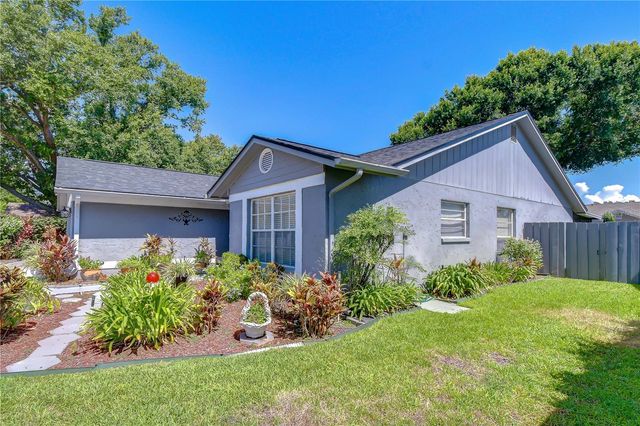 8702 HAMPDEN DRIVE, Tampa, FL 33626