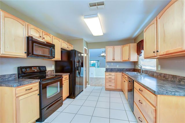 8702 HAMPDEN DRIVE, Tampa, FL 33626