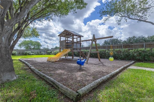 806 Hill Country Drive, Edinburg, TX 78539